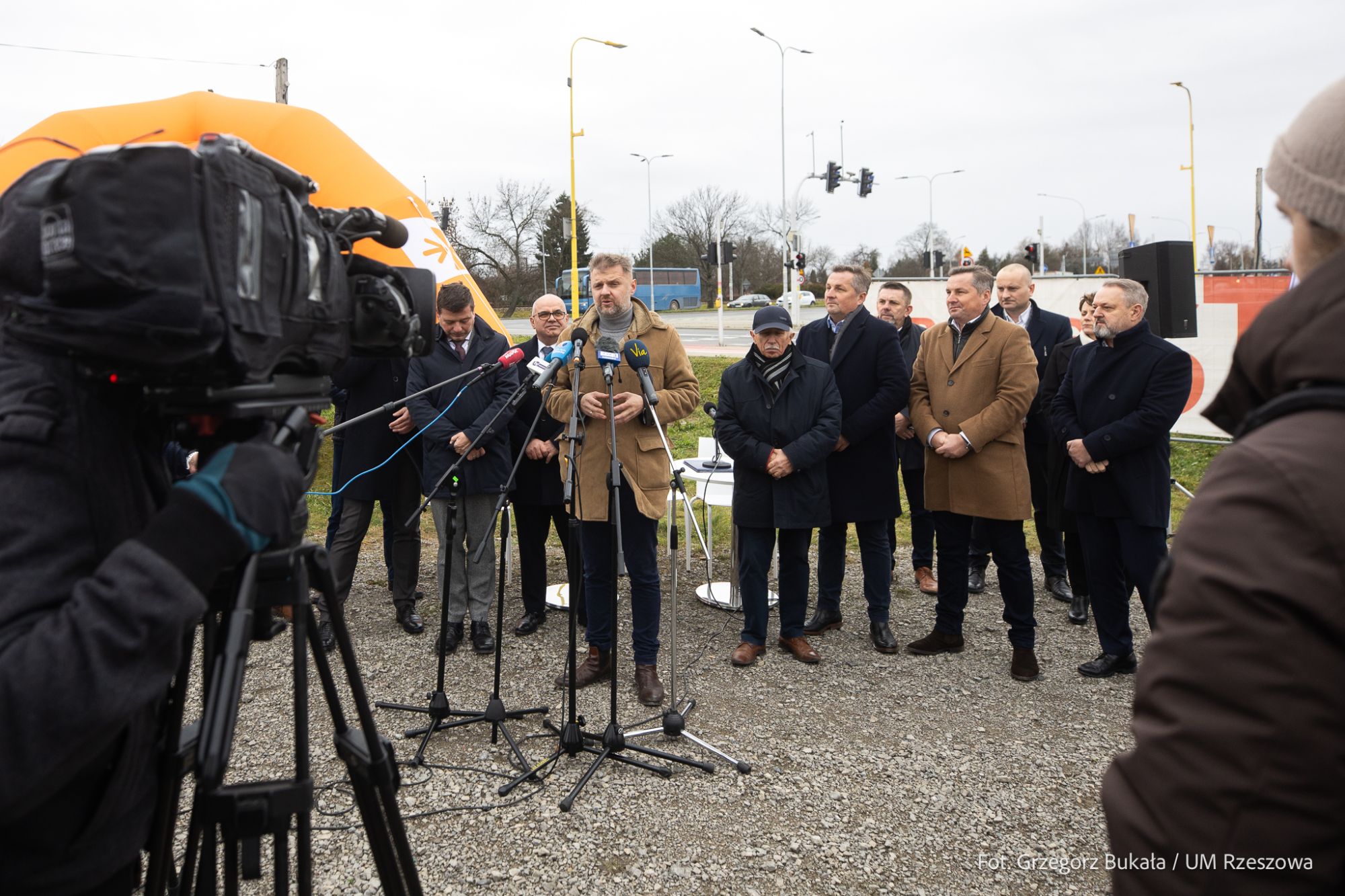 zdjęcie z konferencji prasowej dotyczącej budowy łącznika pomiędzy ulicą Warszawską a Krakowską w Rzeszowie, fot. Grzegorz Bukała, Urząd Miasta Rzeszowa